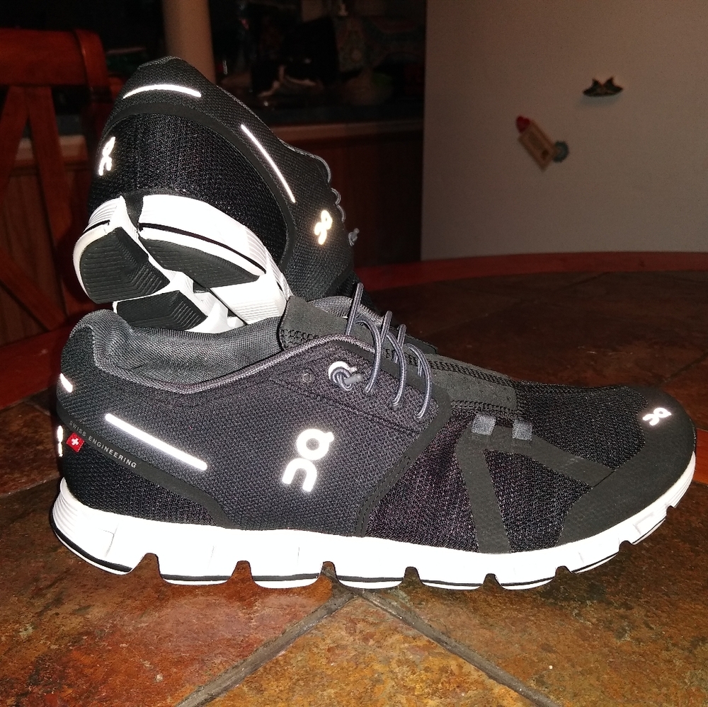 On cloud waterproof runnung shoes